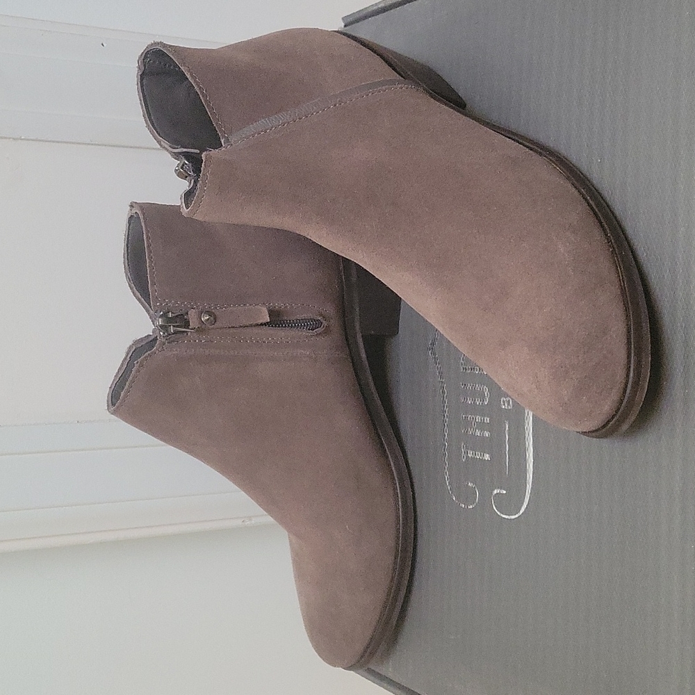 Thursday Boot Co Downtain ankle boots, size 7